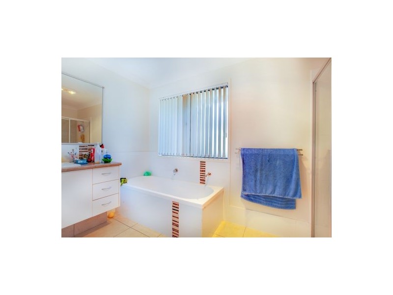 15 Tina Street, Redland Bay QLD 4165