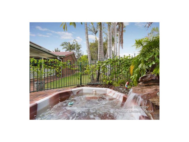 3 Kuhler Court, Carindale QLD 4152