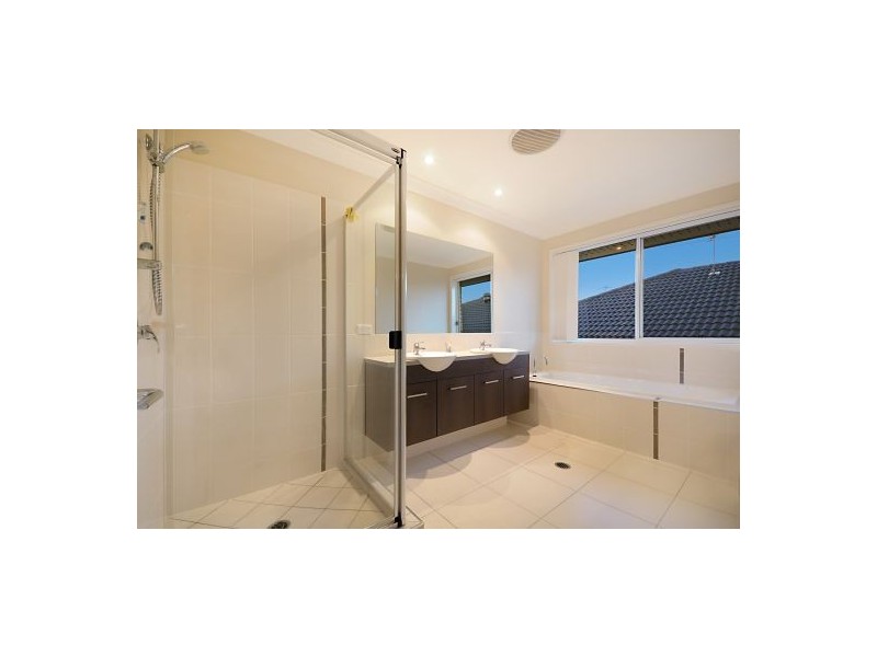1 Warabi, North Lakes QLD 4509