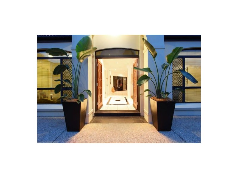 11 Woodland Street, Carindale QLD 4152