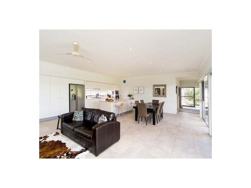 21 Macquarie Street, Wakerley QLD 4154