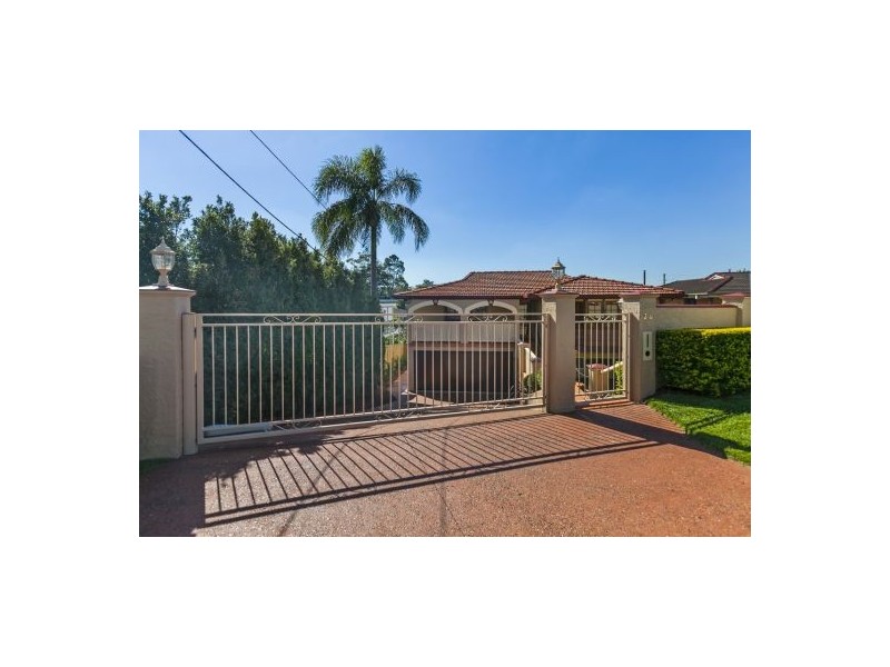 34 Breslin Street, Carina QLD 4152