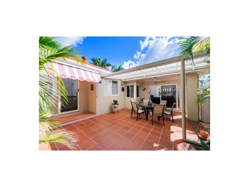 5 Flame Tree Crescent, Carindale QLD 4152