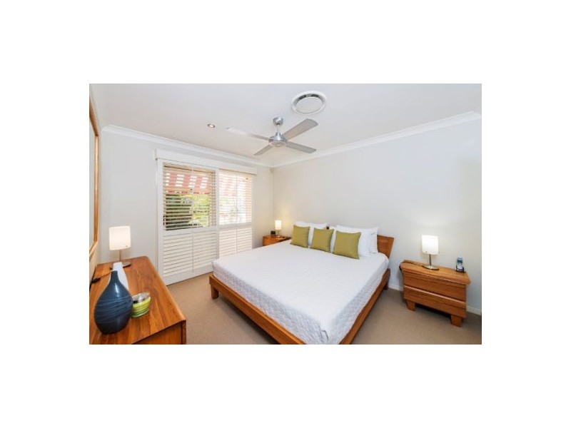 5 Flame Tree Crescent, Carindale QLD 4152