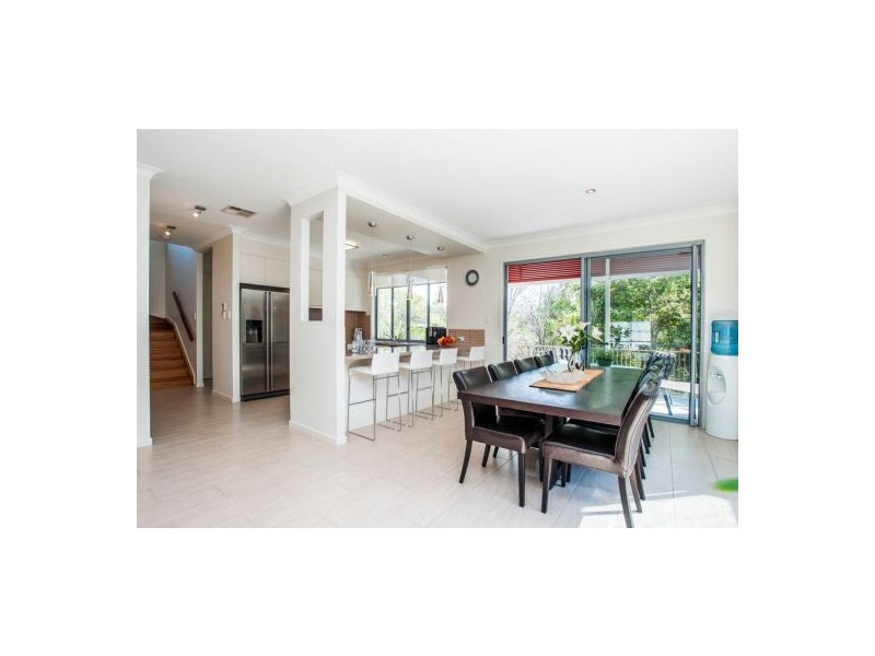 39 Almavale Street, Carindale QLD 4152