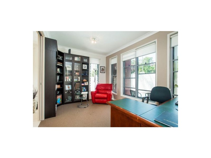 39 Almavale Street, Carindale QLD 4152