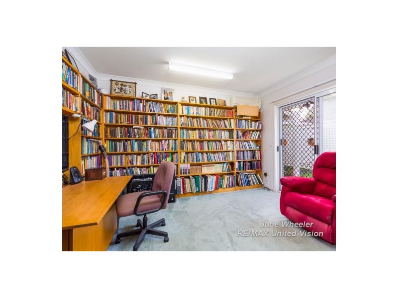 42 Kilmorey Street, Carindale QLD 4152