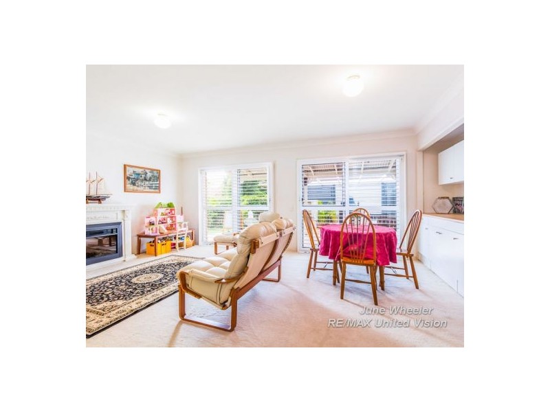 42 Kilmorey Street, Carindale QLD 4152