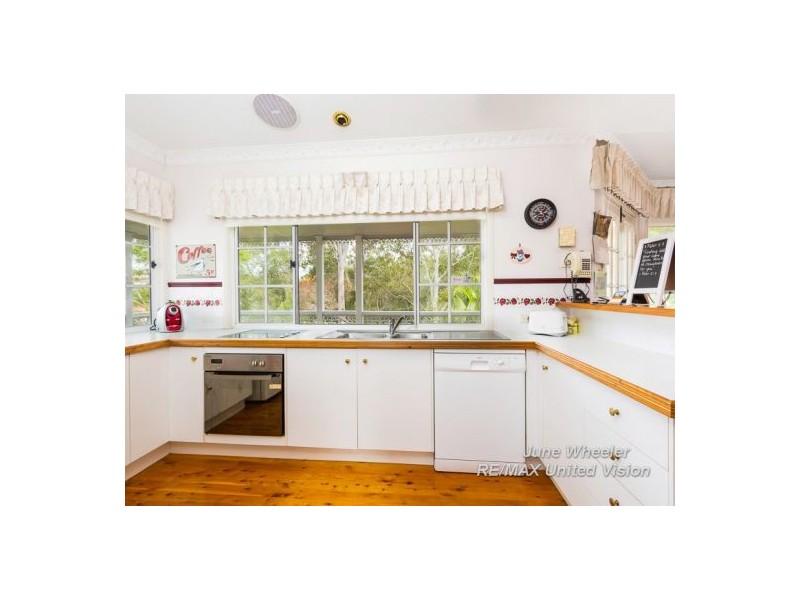 42 Kilmorey Street, Carindale QLD 4152