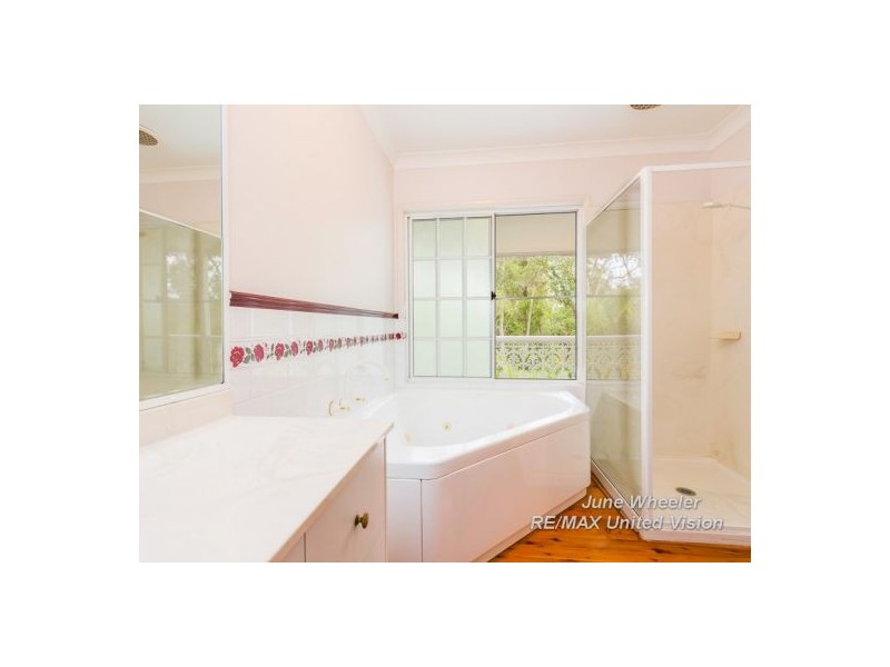 42 Kilmorey Street, Carindale QLD 4152