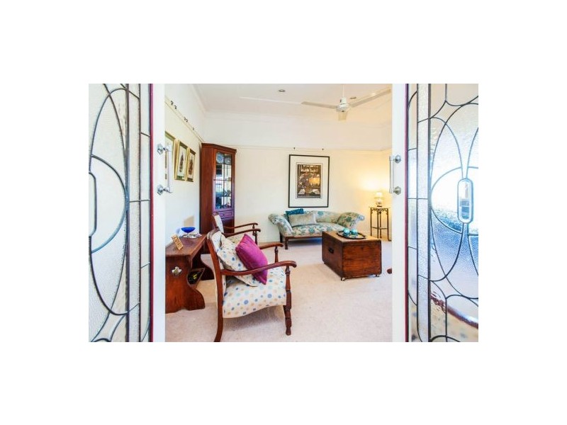 40 Doughty Avenue, Holland Park West QLD 4121