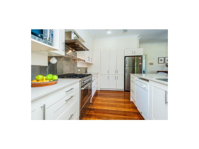 40 Doughty Avenue, Holland Park West QLD 4121