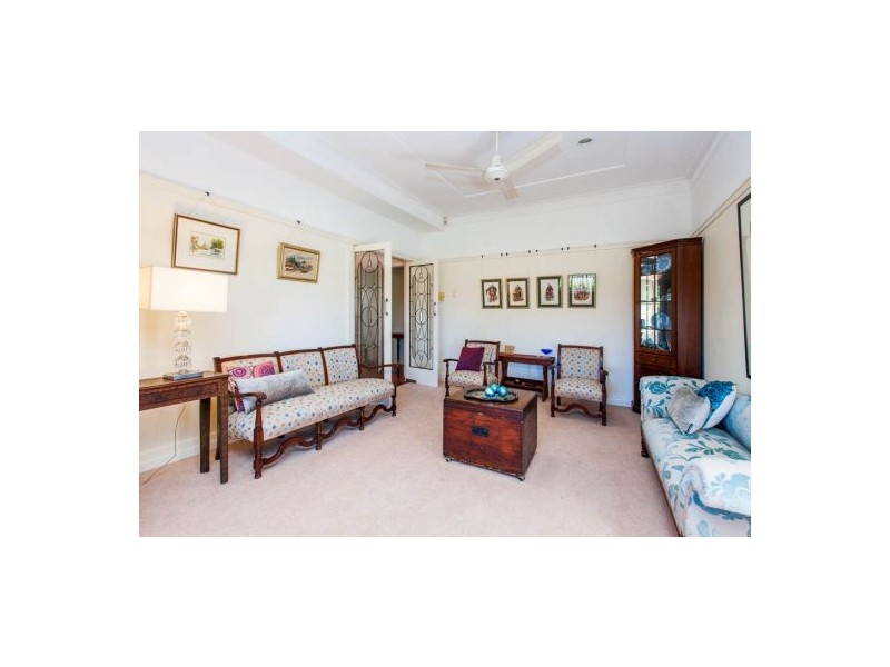 40 Doughty Avenue, Holland Park West QLD 4121