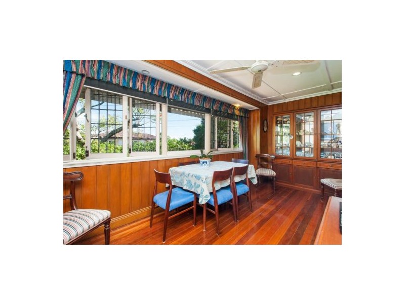 40 Doughty Avenue, Holland Park West QLD 4121