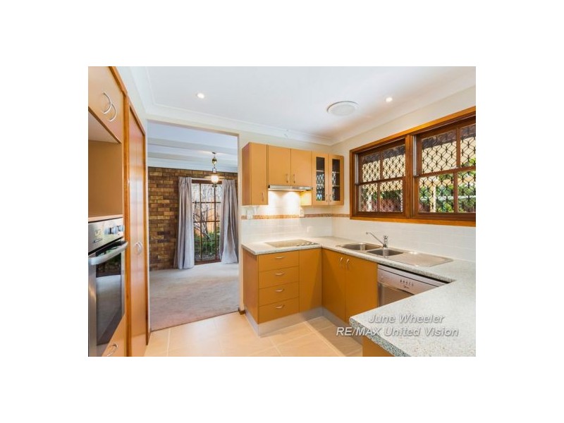 25 Lindisfarne Street, Carindale QLD 4152