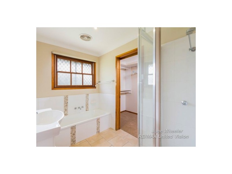 25 Lindisfarne Street, Carindale QLD 4152