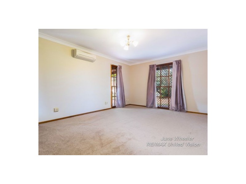 25 Lindisfarne Street, Carindale QLD 4152