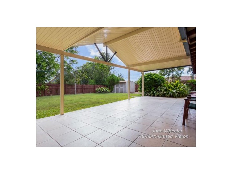 25 Lindisfarne Street, Carindale QLD 4152