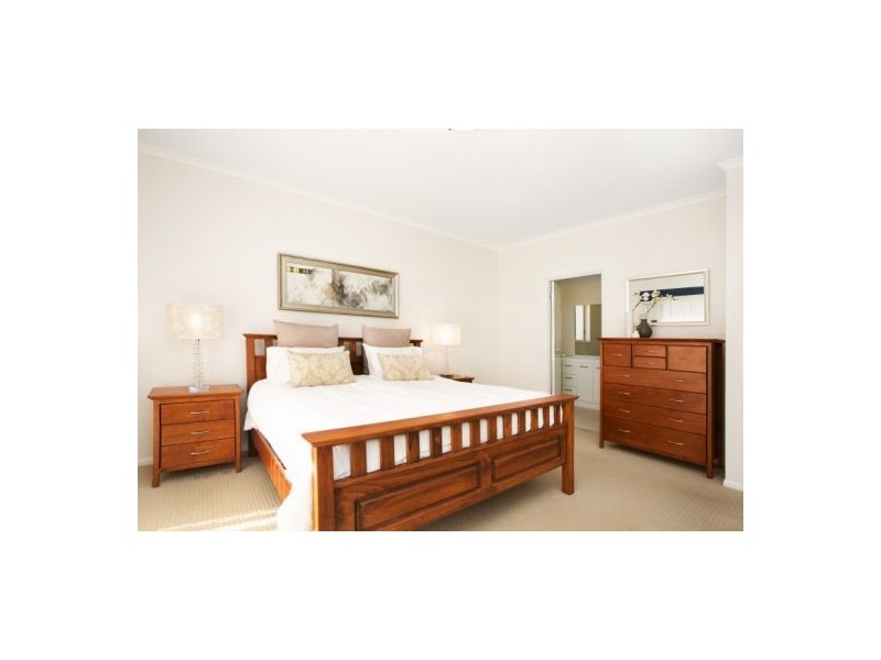 14 Sandalwood Close, Mackenzie QLD 4156