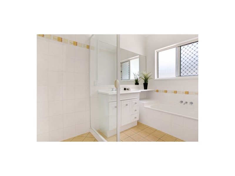 14 Sandalwood Close, Mackenzie QLD 4156