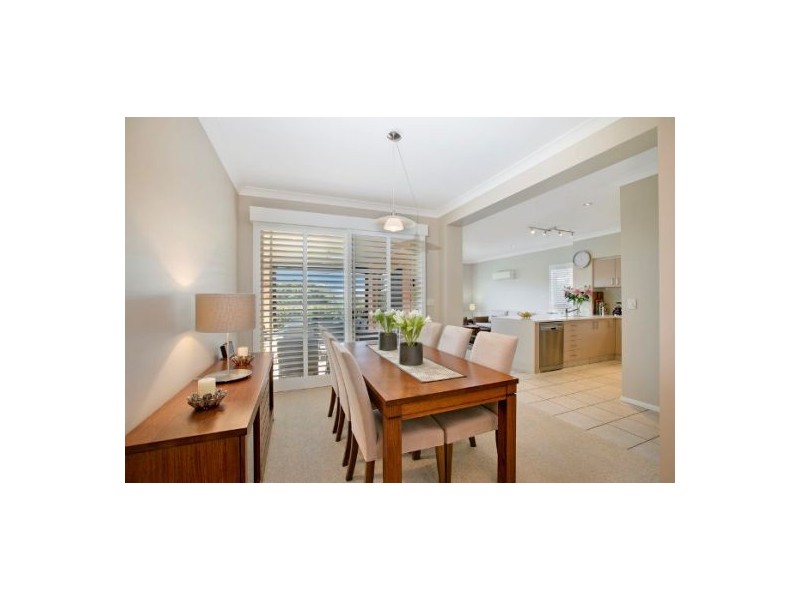 66 Flame Tree Crescent, Carindale QLD 4152