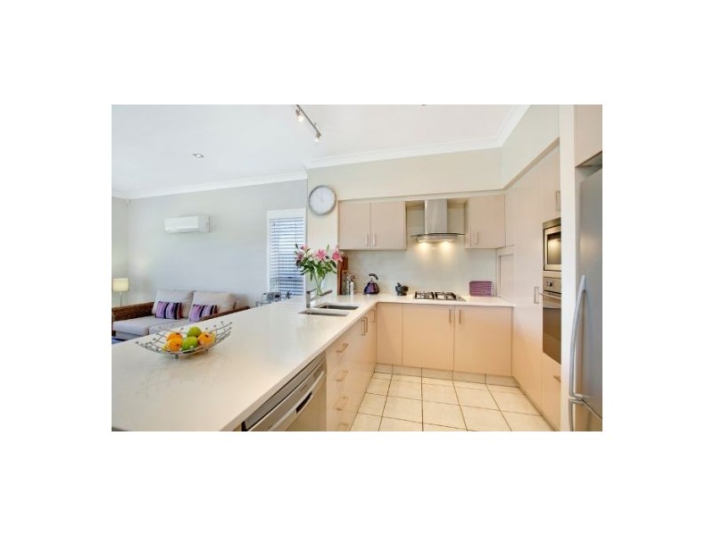 66 Flame Tree Crescent, Carindale QLD 4152