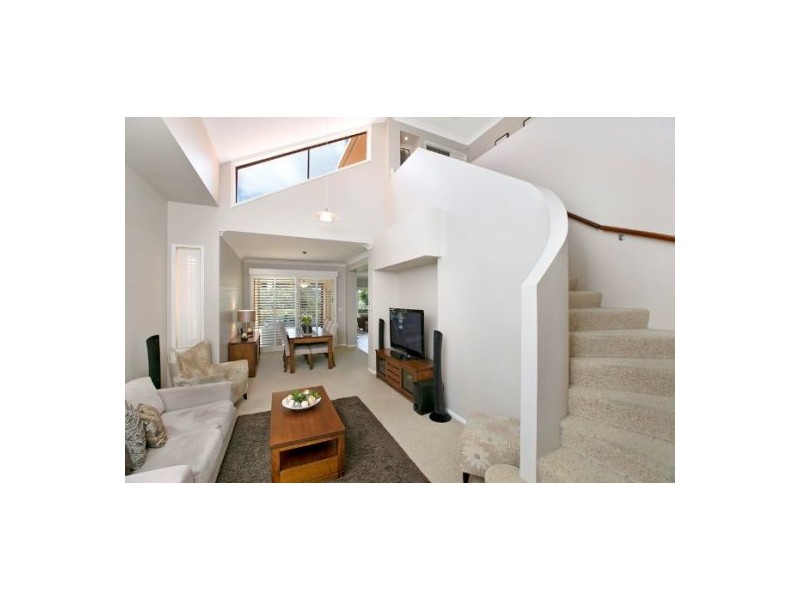 66 Flame Tree Crescent, Carindale QLD 4152