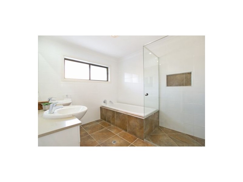 35 Eromanga Street, Carindale QLD 4152