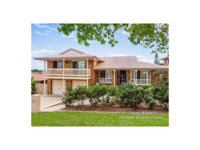 27 Kilmorey Street, Carindale QLD 4152