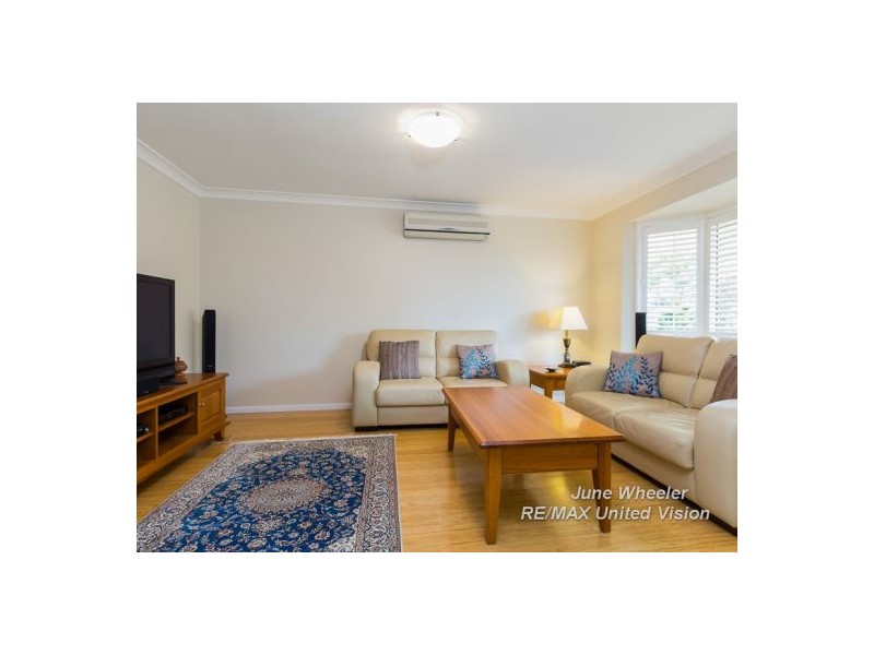 27 Kilmorey Street, Carindale QLD 4152