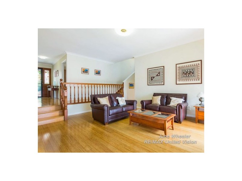 27 Kilmorey Street, Carindale QLD 4152