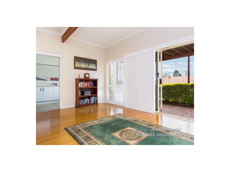 27 Kilmorey Street, Carindale QLD 4152