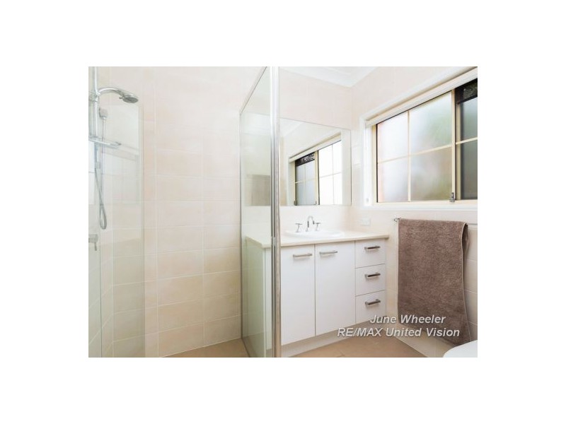 27 Kilmorey Street, Carindale QLD 4152