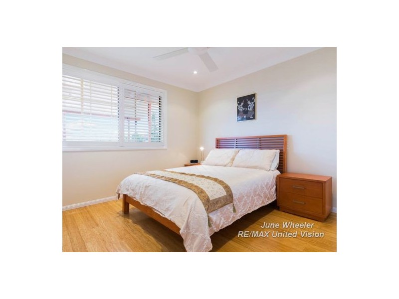 27 Kilmorey Street, Carindale QLD 4152