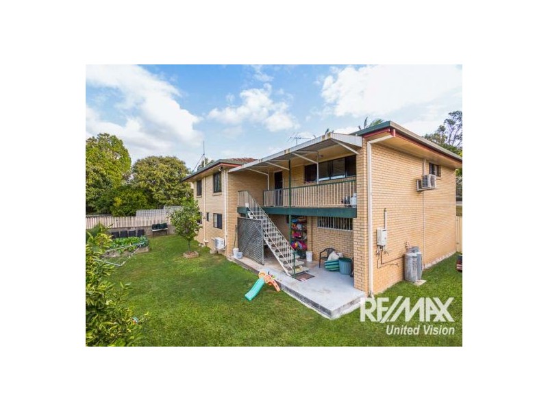 8 Modred Street, Carindale QLD 4152