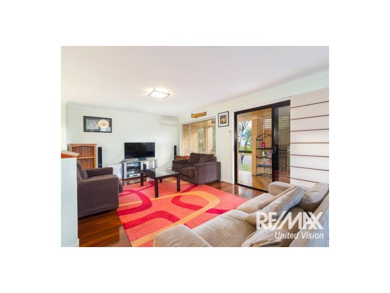 8 Modred Street, Carindale QLD 4152
