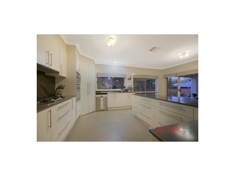 73 Brokenwood Circuit, Gumdale QLD 4154