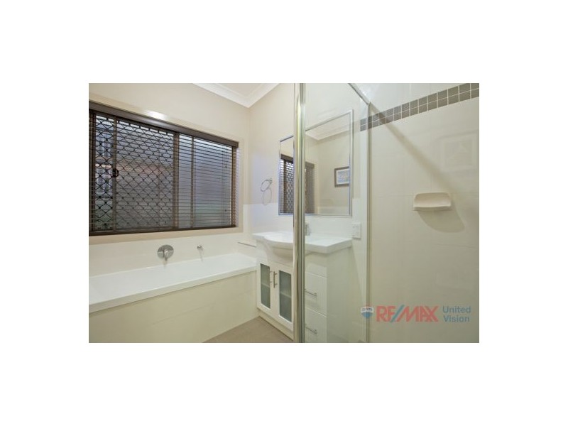 73 Brokenwood Circuit, Gumdale QLD 4154