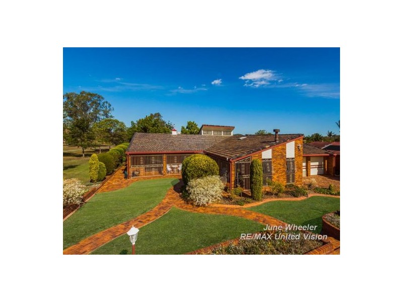 63 Bridgnorth Street, Carindale QLD 4152