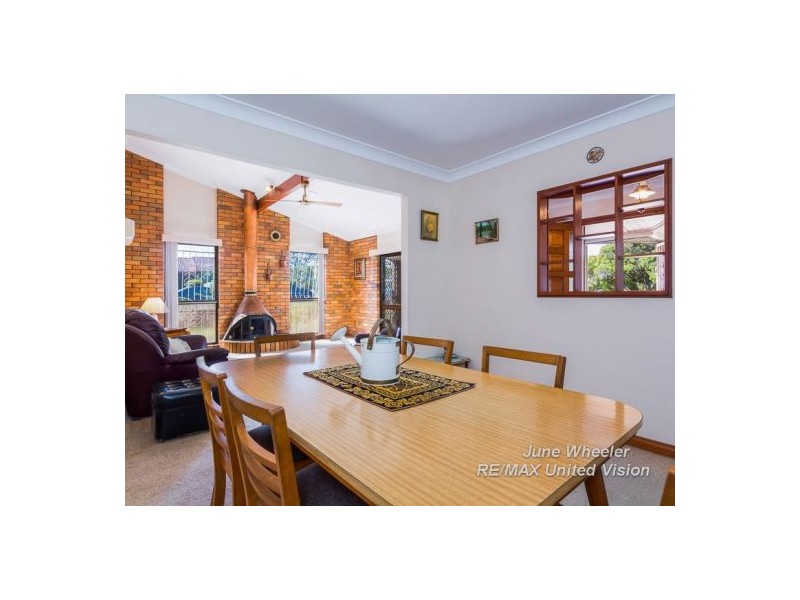63 Bridgnorth Street, Carindale QLD 4152