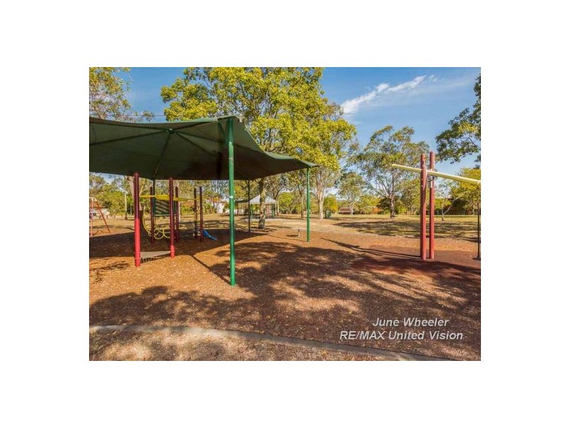 63 Bridgnorth Street, Carindale QLD 4152