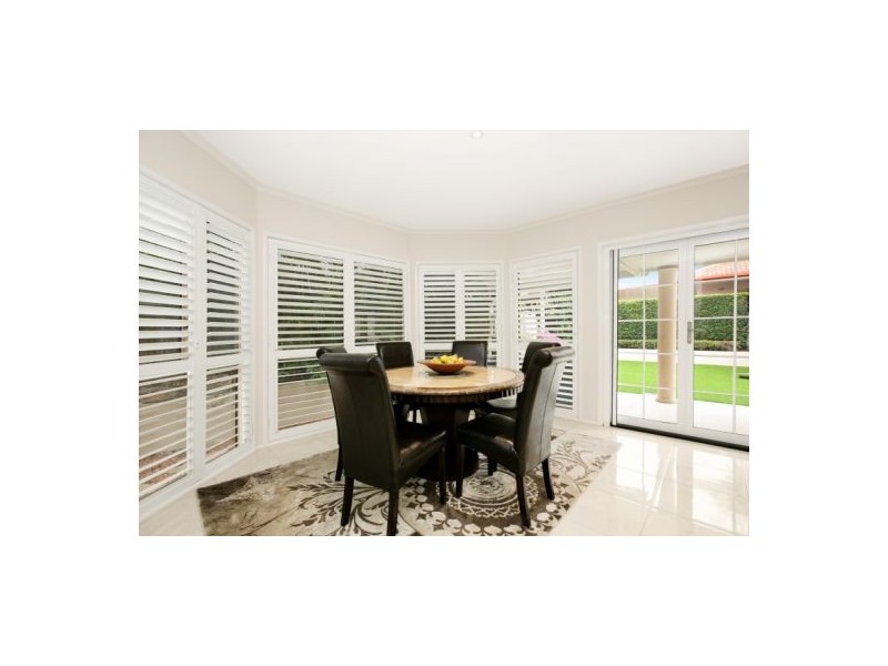 8 Forest Place, Carindale QLD 4152