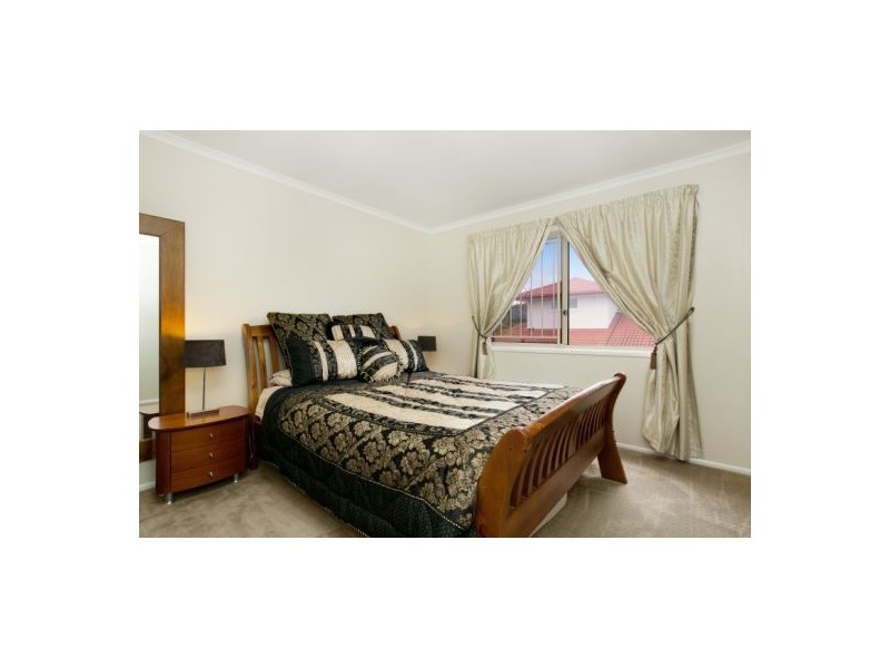 8 Forest Place, Carindale QLD 4152