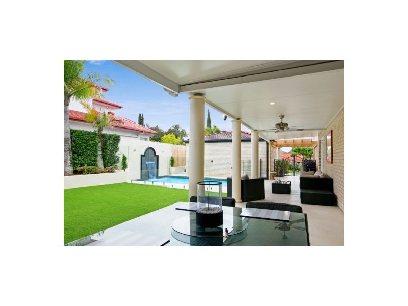 8 Forest Place, Carindale QLD 4152