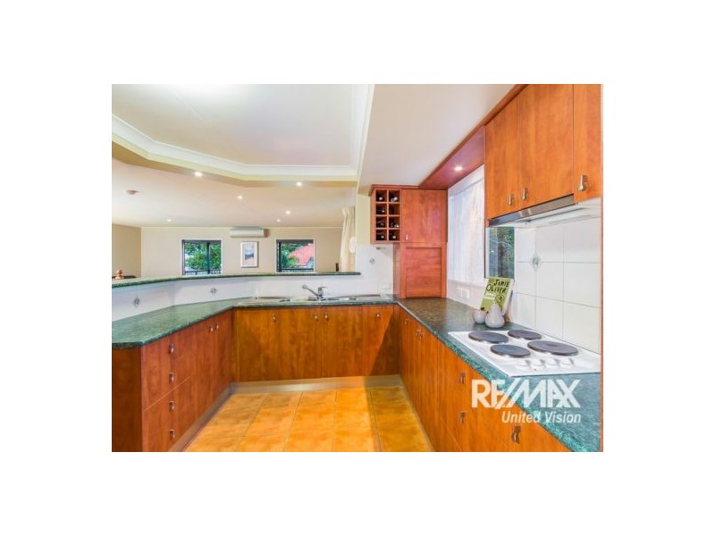 18 City View Road, Camp Hill QLD 4152