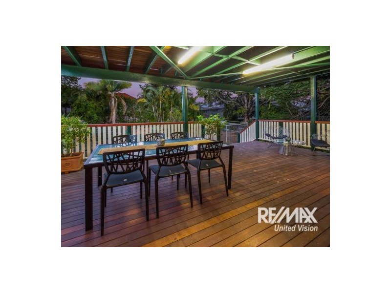 18 City View Road, Camp Hill QLD 4152