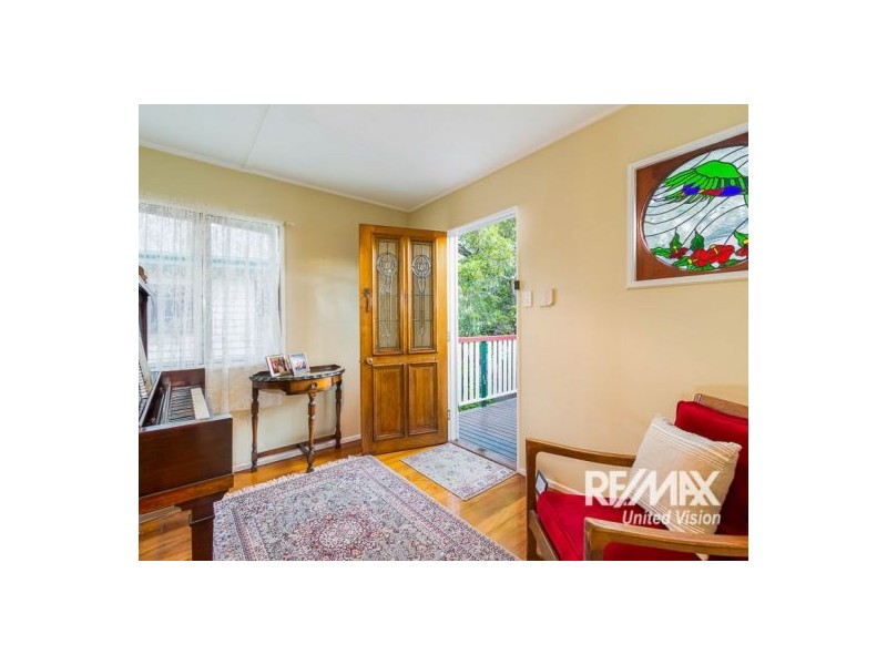 18 City View Road, Camp Hill QLD 4152