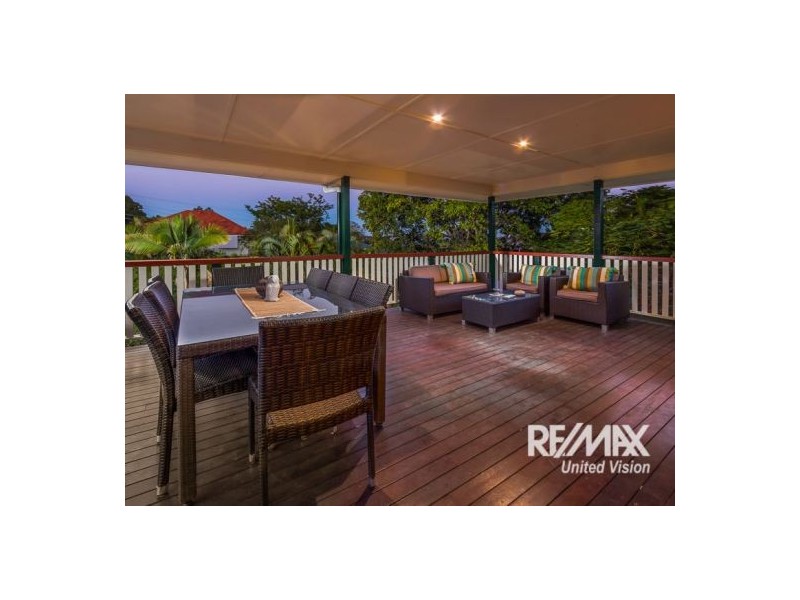 18 City View Road, Camp Hill QLD 4152