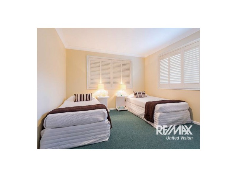 18 City View Road, Camp Hill QLD 4152