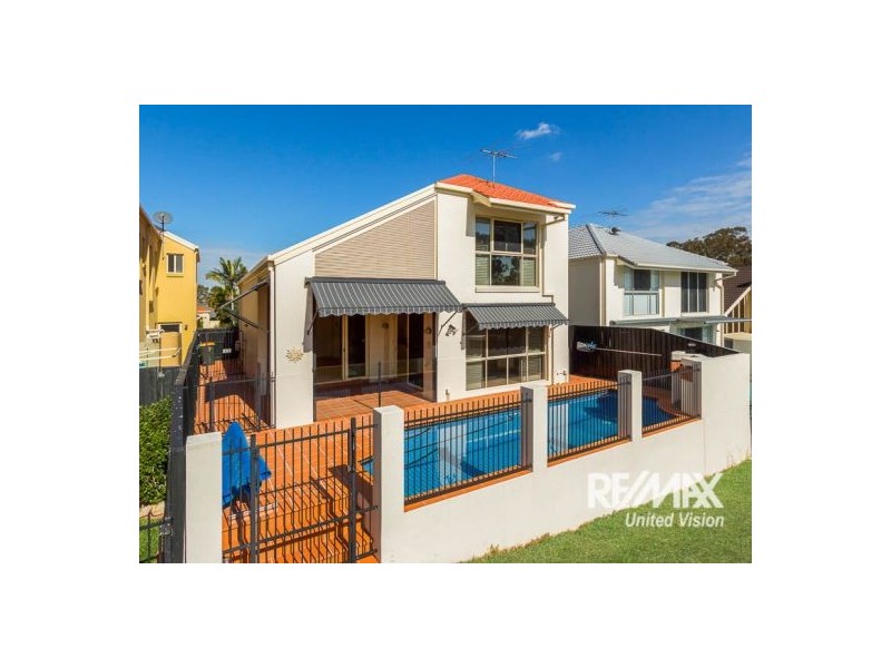 50 Flame Tree Crescent, Carindale QLD 4152
